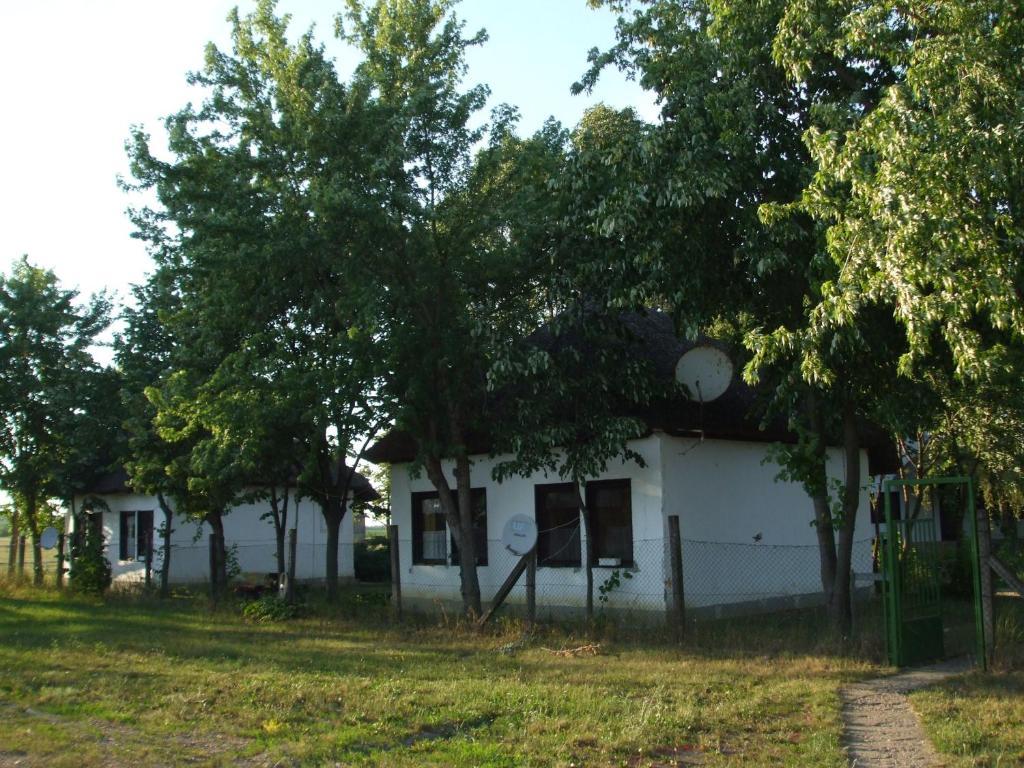 Patkos Motel Tiszafüred 外观 照片